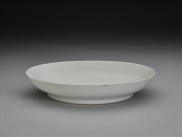 甜白釉雙龍紋盤