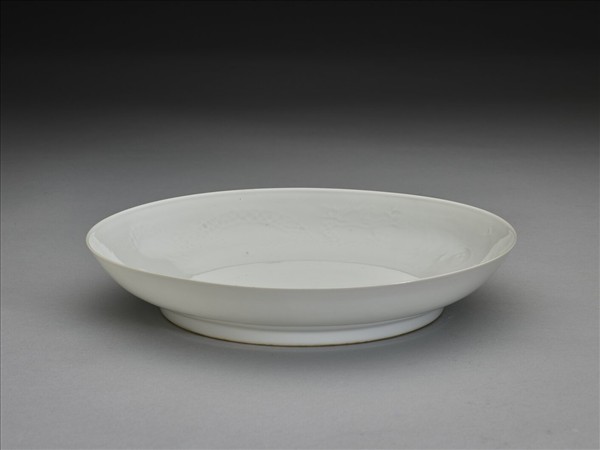 甜白釉雙龍紋盤