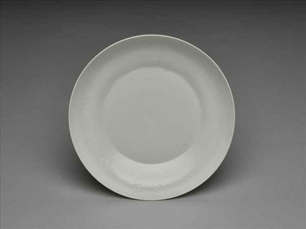 甜白釉雙龍紋盤