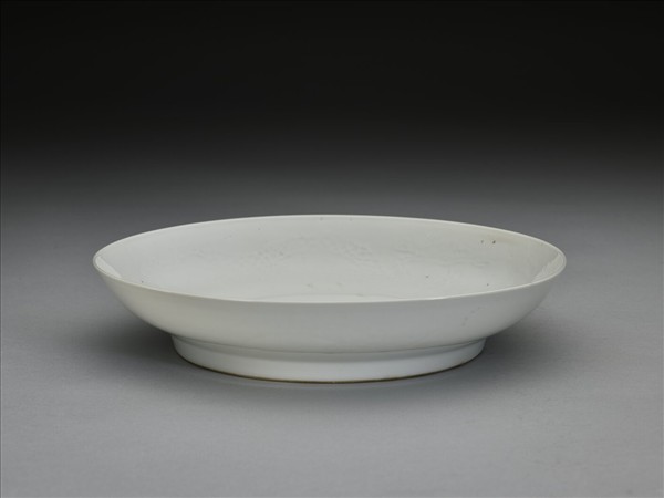 甜白釉雙龍紋盤