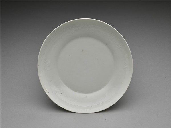 甜白釉雙龍紋盤