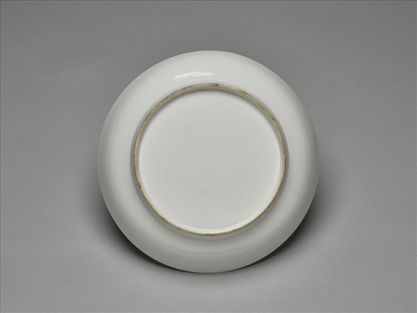 甜白釉雙龍紋盤