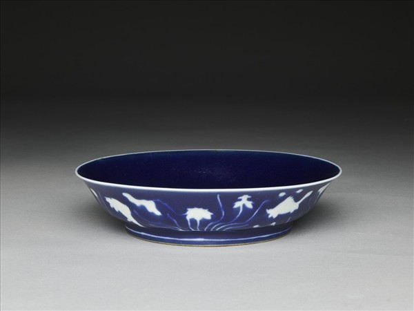 霽青釉蓮塘游魚紋碗