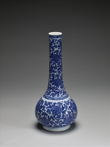 青花纏枝牡丹紋瓶