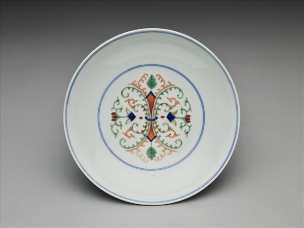 鬥彩花卉紋盤
