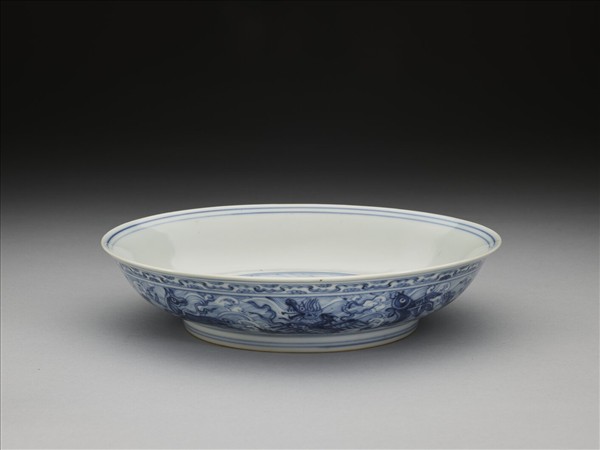 青花波濤海獸紋盤