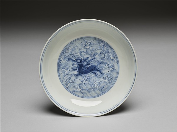 青花波濤海獸紋盤