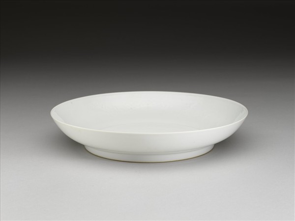 甜白釉雙龍紋盤