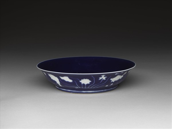 霽青釉蓮塘游魚紋碗