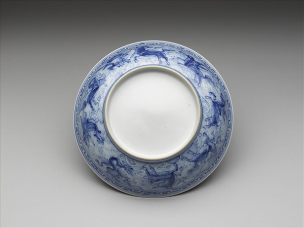 青花波濤海獸紋盤