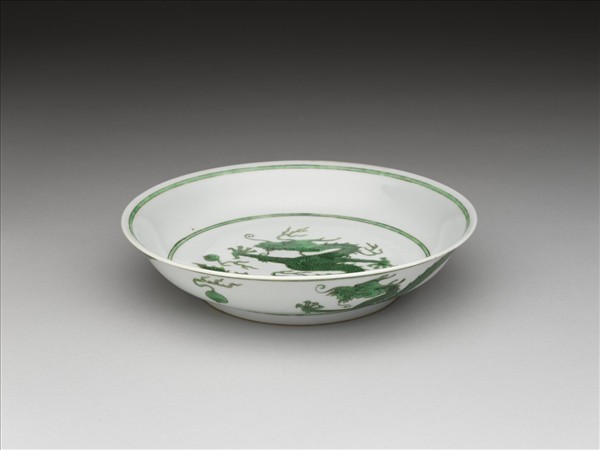 白地綠彩龍紋盤