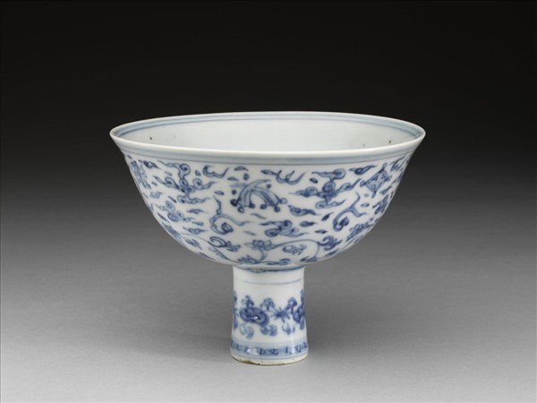 青花番蓮八寶紋高足碗