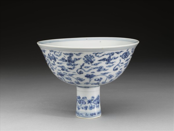 青花番蓮八寶紋高足碗