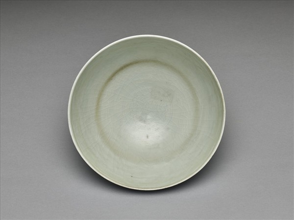 青花加彩雲龍紋碗