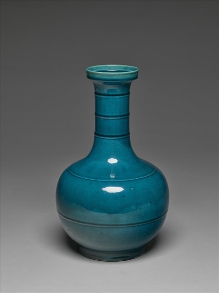 孔雀藍釉弦紋瓶