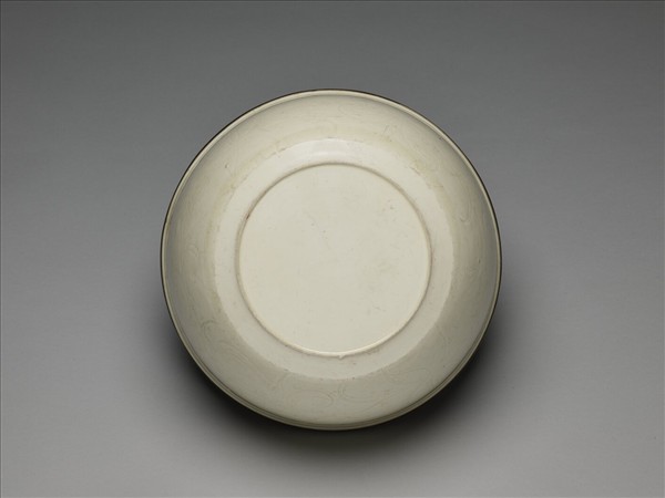 定窯 白釉劃花蓮紋碗
