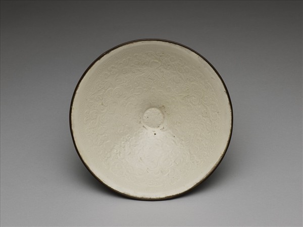 定窯 白釉印花花果紋碗