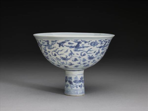 青花番蓮八寶紋高足碗