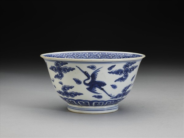 青花雲鶴紋碗