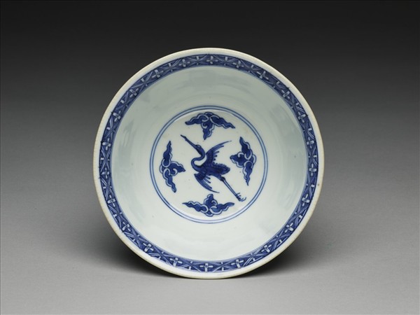 青花雲鶴紋碗