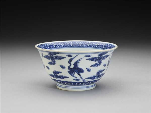 青花雲鶴紋碗