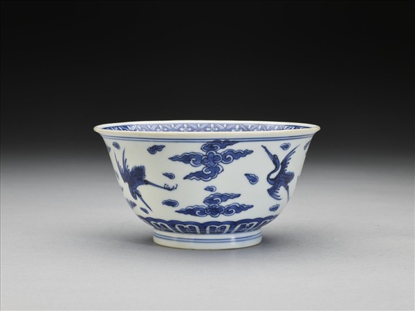 青花雲鶴紋碗