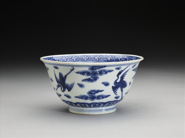 青花雲鶴紋碗