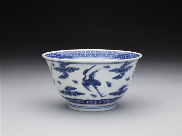 青花雲鶴紋碗