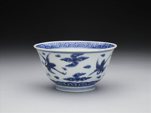 青花雲鶴紋碗