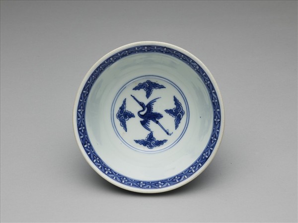 青花雲鶴紋碗
