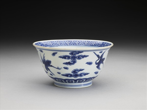 青花雲鶴紋碗