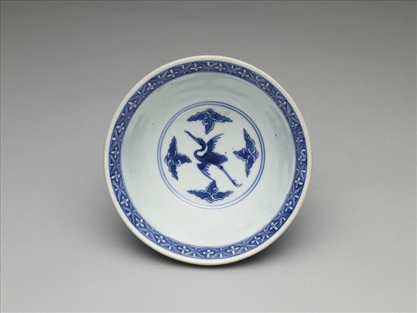 青花雲鶴紋碗