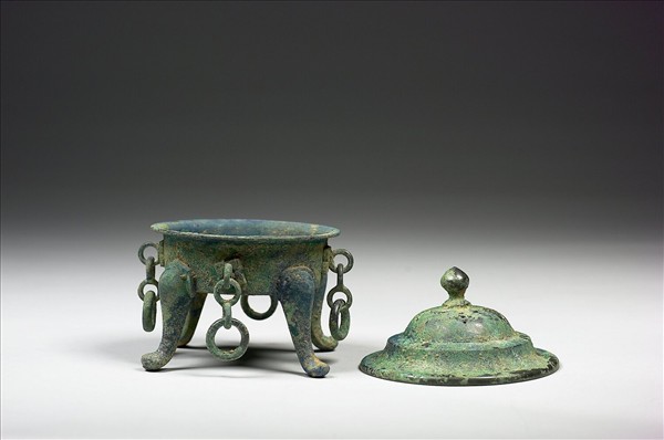 銅四足提鍊香薰