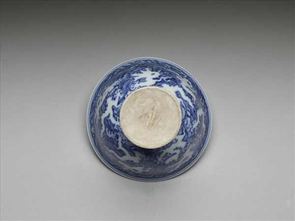 青花龍紋高足鍾