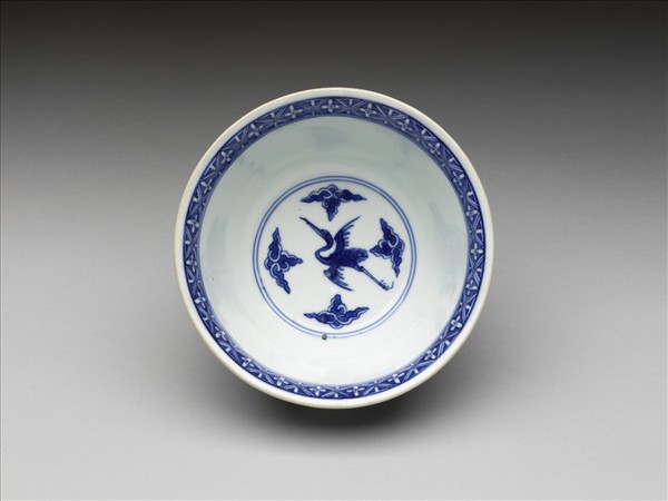 青花雲鶴紋碗