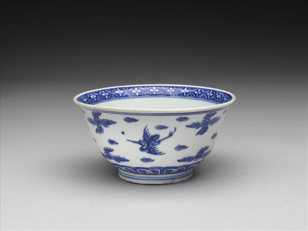 青花雲鶴紋碗