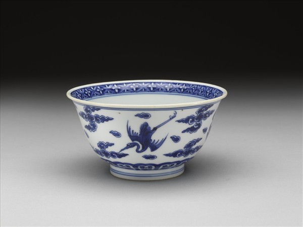 青花雲鶴紋碗