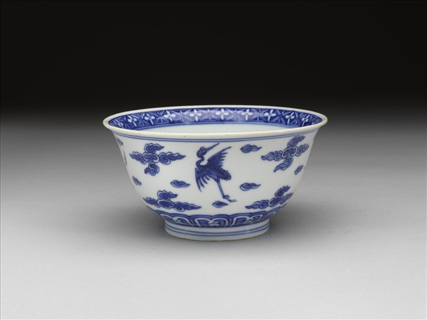 青花雲鶴紋碗