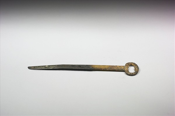銅鎏金環首銅刀
