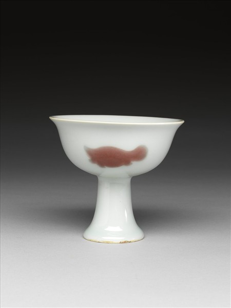 白瓷紅彩三魚紋高足杯