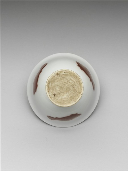 釉裡紅三魚紋高足杯