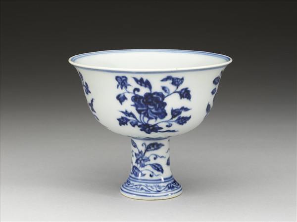 青花四季花卉紋高足碗