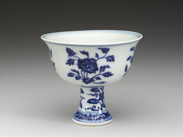 青花四季花卉紋高足碗