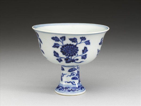 青花四季花卉紋高足碗