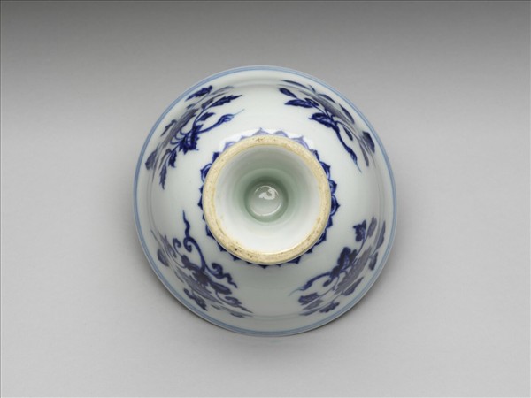 青花四季花卉紋高足碗