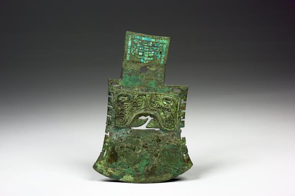 鑲嵌綠松石獸面紋銅鉞