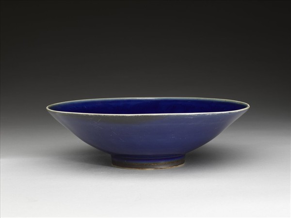 霽青釉雙龍戲珠紋碗