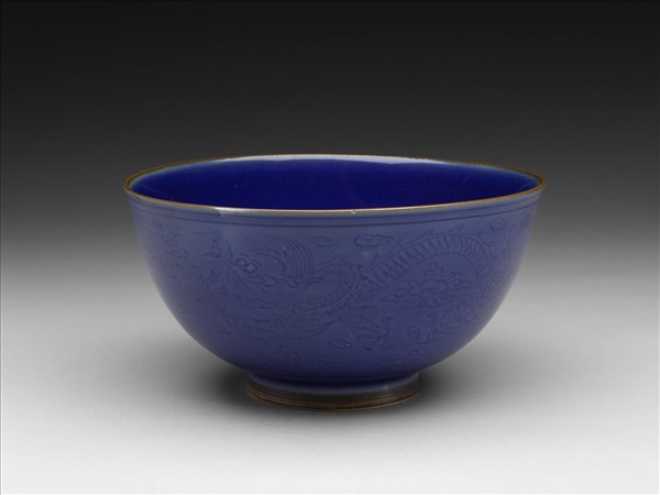 霽青釉雙龍戲珠紋碗