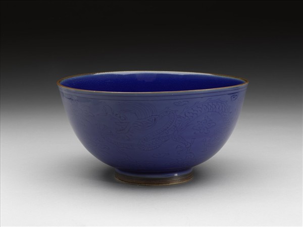 霽青釉雙龍戲珠紋碗