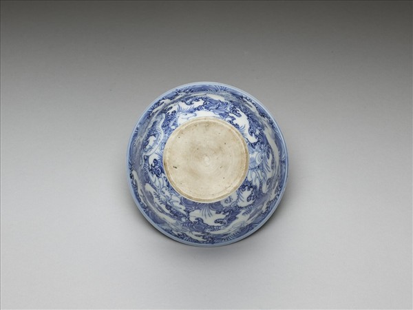 青花海獸紋高足杯